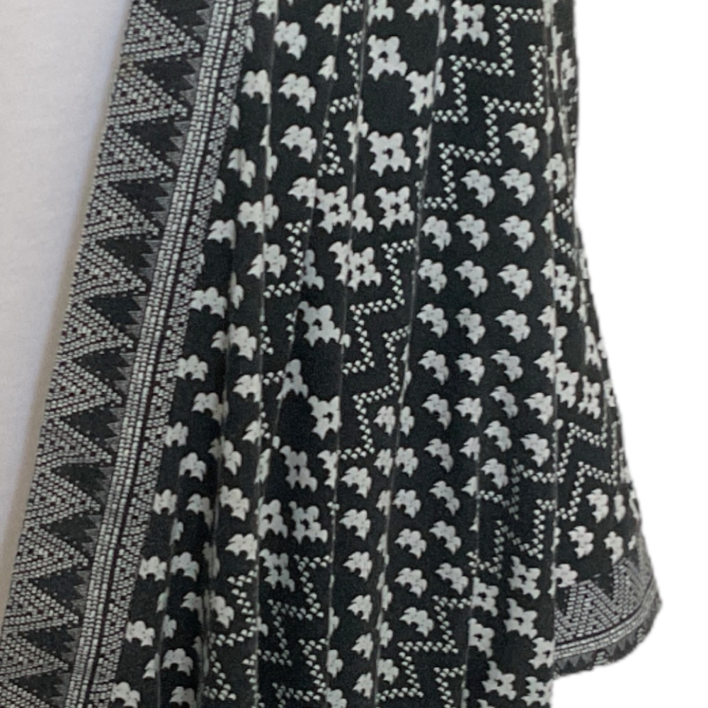 Avenue Black & White Geometric Print Kimono Cardigan with fringe hem Size 22/24 - Picture 6 of 11
